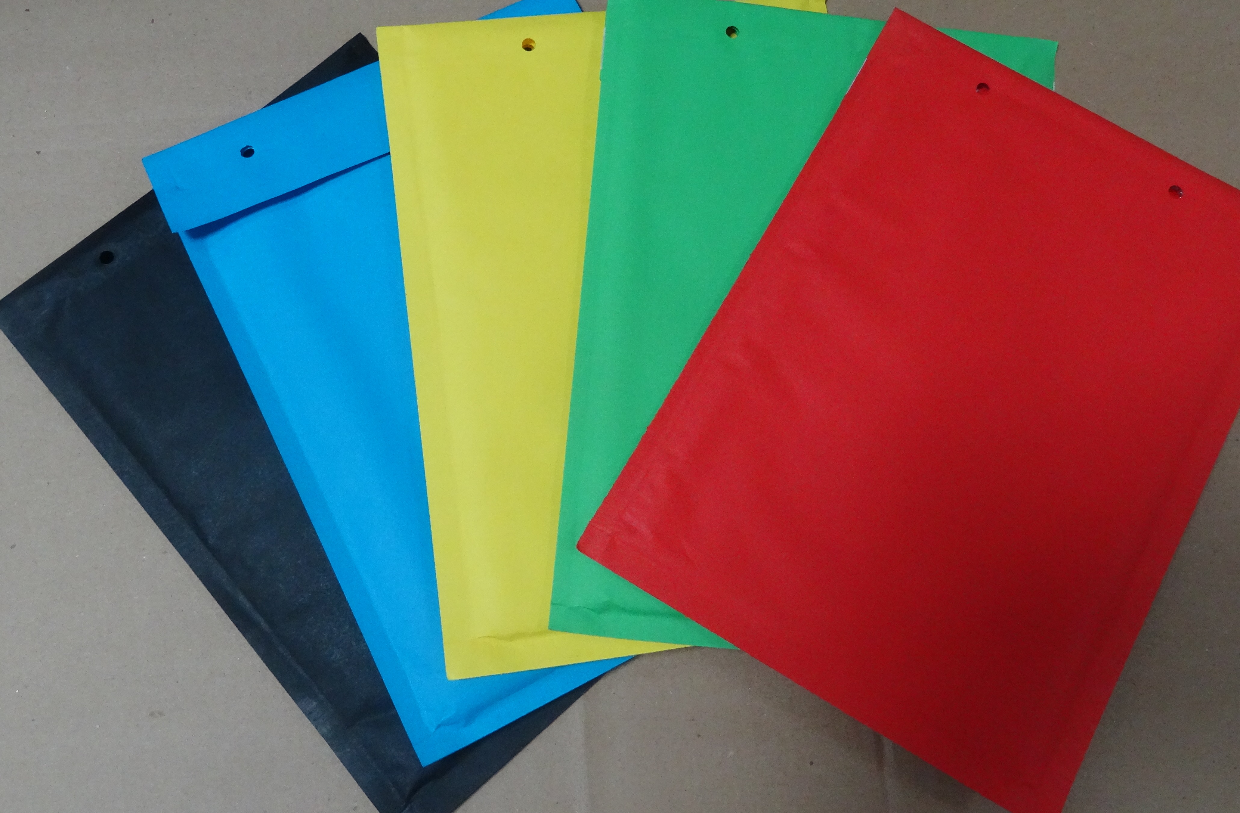Цветные пакеты с воздушной подушкой